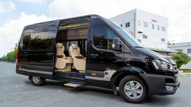 Dịch vụ thuê xe Limousine 16 chỗ tại TP. HCM