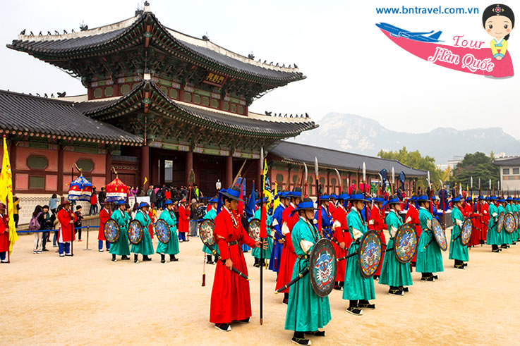 Nghi lễ hoàng gia dưới thời Joseon được tại hiện tại cung điện Gyeongbokgung